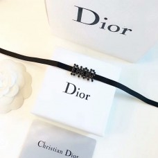 Colier tip choker Winter DioEvolution cu panglică neagră din gros-grain și logo negru cu diamante