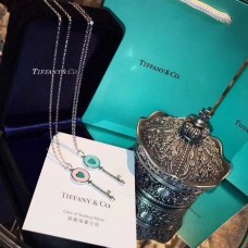 Colier Tiffany Keys din argint cu pandantiv cheie și inimă emailată albastră, albastru/roz