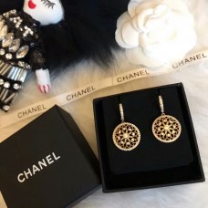 Cercei Christian Dior cu pandantiv floral din alamă ajurata, damă, cu diamante, busolă