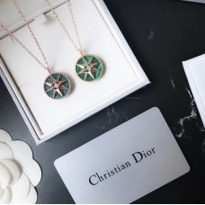 Colier Christian Dior Rose Des Vents cu pandantiv stea verde cu opt colțuri și diamante, aur galben/aur roz