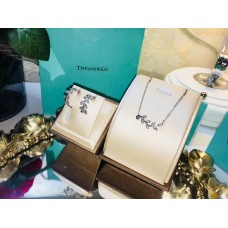 Cercei Tiffany Paloma Picasso cu colier și pandantiv cu diamante și frunze de măslin, bijuterii din Marea Britanie