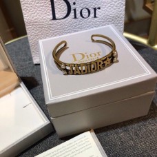 Brățară Christian Dior JADIOR cu motiv alb și pandantiv perlă antică, alamă antică, bijuterii pentru femei