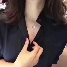 Colier cu pandantiv Tiffany Keys Hollow Floral Key pentru femei, la reducere, Marea Britanie