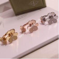 Inel Van Cleef Arpels Frivole între degete, aur galben, cu diamante