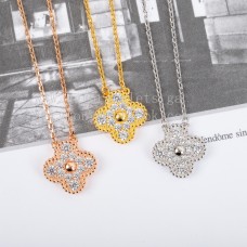 Pandantiv Van Cleef Arpels Sweet Alhambra cu diamante, aur galben/aur roz/aur alb