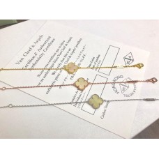 Brățară Van Cleef Arpels Alhambra din aur galben, sidef