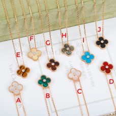 Pandantiv Van Cleef Arpels Alhambra Aur Rose Cu Diamant